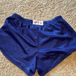 SOFFE shorts size small !